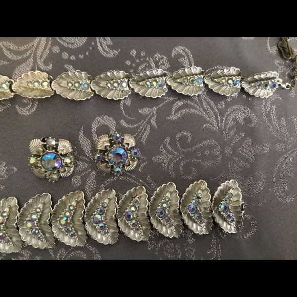 VINTAGE GORGEOUS NECKLACE, BRACELET & EARRING SET - Picture 3 of 5